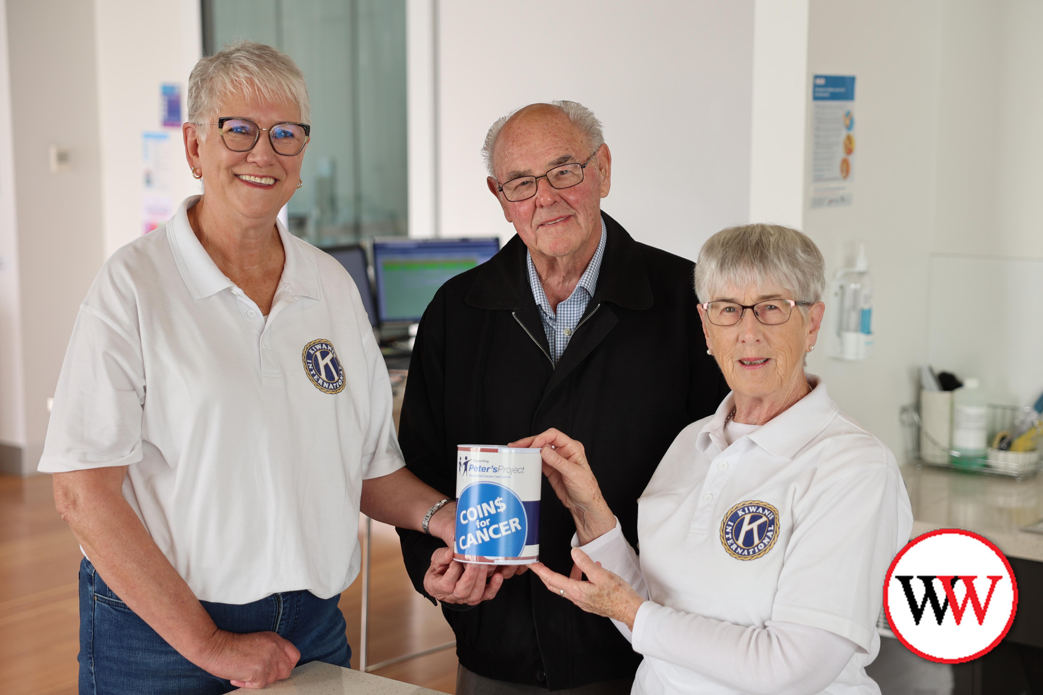 Director of the Peter’s Project Foundation, Vern Robson, with Kiwanis Club of Warrnambool members Anne Boyle (left) and Janice Burns.