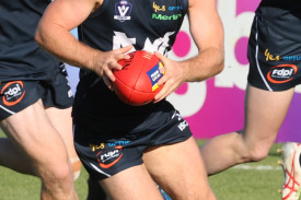 footy—-camperdown-v-warrnambool-2.jpg