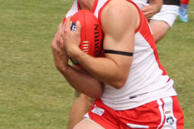 footy—-cobden-v-south-warrambool-10.jpg