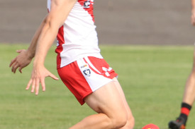 footy—-cobden-v-south-warrambool-2.jpg