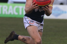 footy—-cobden-v-warrnambool-10.jpg
