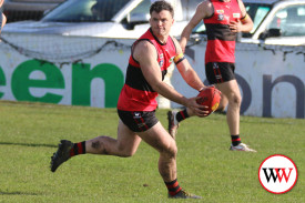 footy—-cobden-v-warrnambool-12.jpg