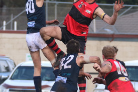footy—-cobden-v-warrnambool-15.jpg