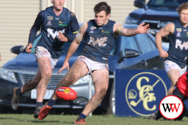 footy—-cobden-v-warrnambool-6-1755740192.jpg
