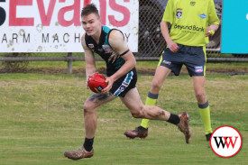 footy—-kolora-noorat-v-dennington-7-1755745283.jpg