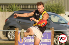 footy—-merrivale-v-allansford-11.jpg