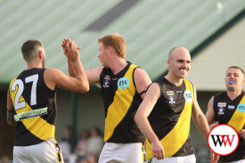 footy—-merrivale-v-allansford-16.jpg