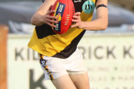 footy—-merrivale-v-allansford-19.jpg