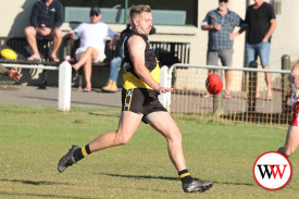 footy—-merrivale-v-dennington-11.jpg