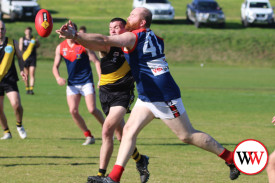 footy—-merrivale-v-timboon-12.jpg