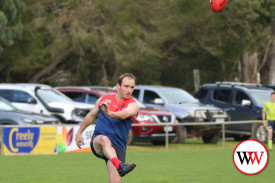 footy—-old-collegains-v-timboon-16.jpg
