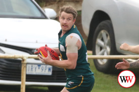 footy—-old-collegians-v-allansford-23.jpg