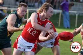 footy—-old-collegians-v-dennington-2.jpg