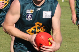 footy—-old-collegians-v-nirranda-4.jpg
