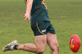 footy—-old-collegians-v-timboon-1.jpg