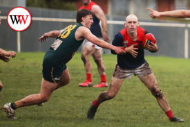 footy—-old-collegians-v-timboon-2.jpg