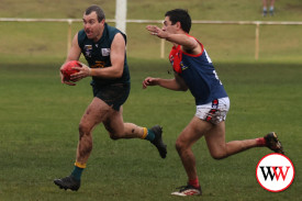 footy—-old-collegians-v-timboon-5.jpg