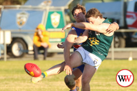 footy—-panmure-v-old-collegains-15.jpg