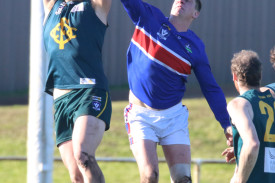 footy—-panmure-v-old-collegains-4-1755136002.jpg