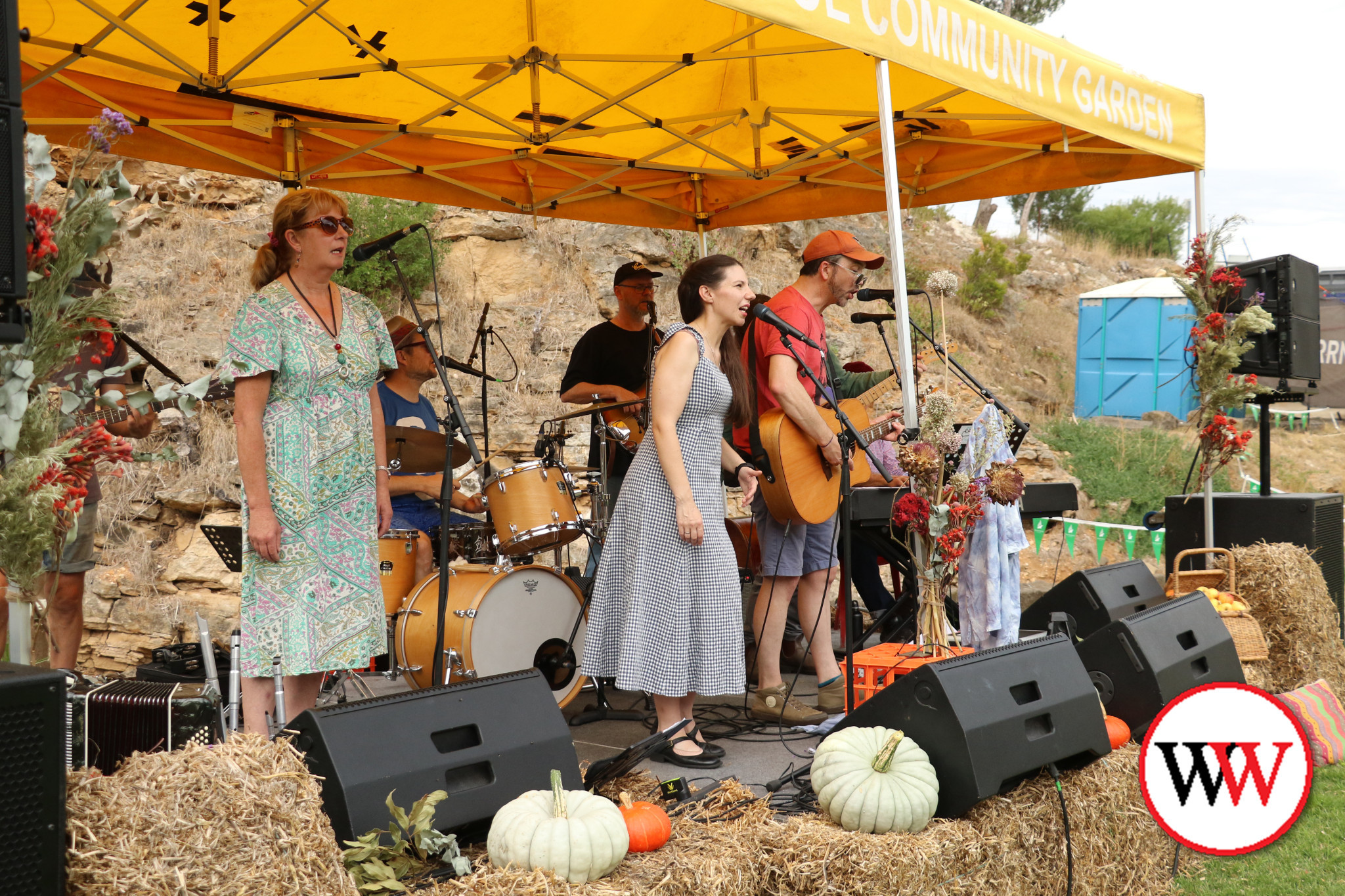 The Southern Ocean Sea Band entertain crowds.