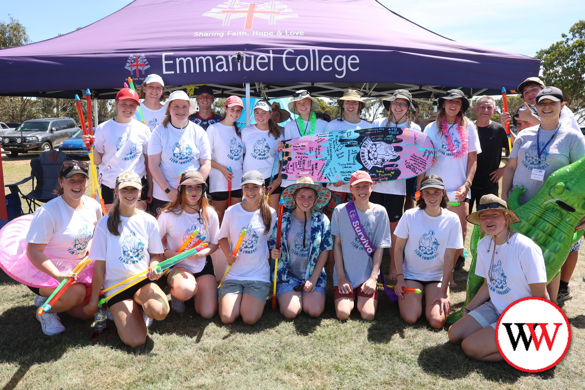 Emmanuel College students provided some welcome relief to walkers on the track with their water pistols. The group was later the recipient of the ‘Spirit of the Relay’ award