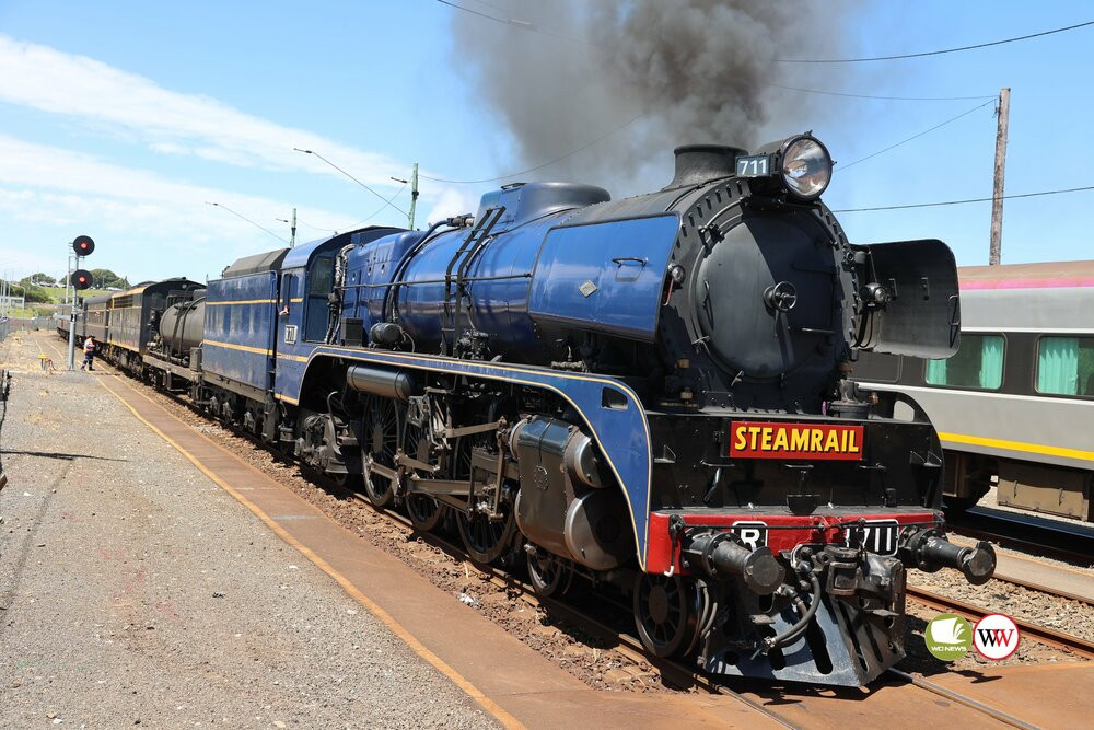 Steam engine rolls into town - feature photo