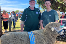 Romney Ram ‘A.J. Cocks Memorial’ winner, Peter McDonald and Damon Shalders.