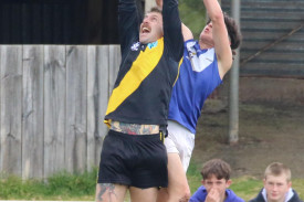 senior-footy-merrivale-4.jpg