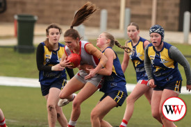 womens-u18-footy—-north-warrnambool-v-someone-10.jpg