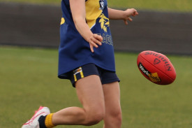 womens-u18-footy—-north-warrnambool-v-someone-5.jpg