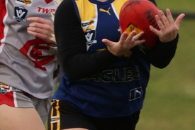womens-u18-footy—-north-warrnambool-v-someone-9.jpg